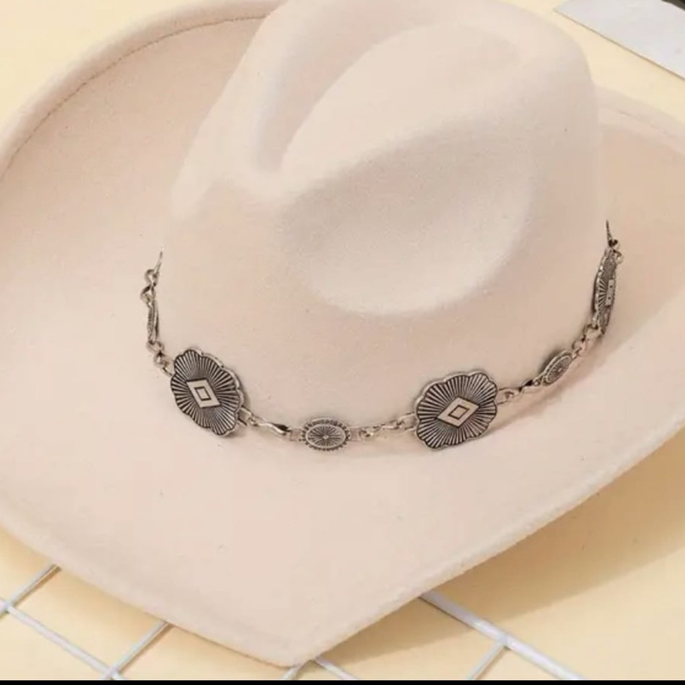 Cowgirl hat in Ivory